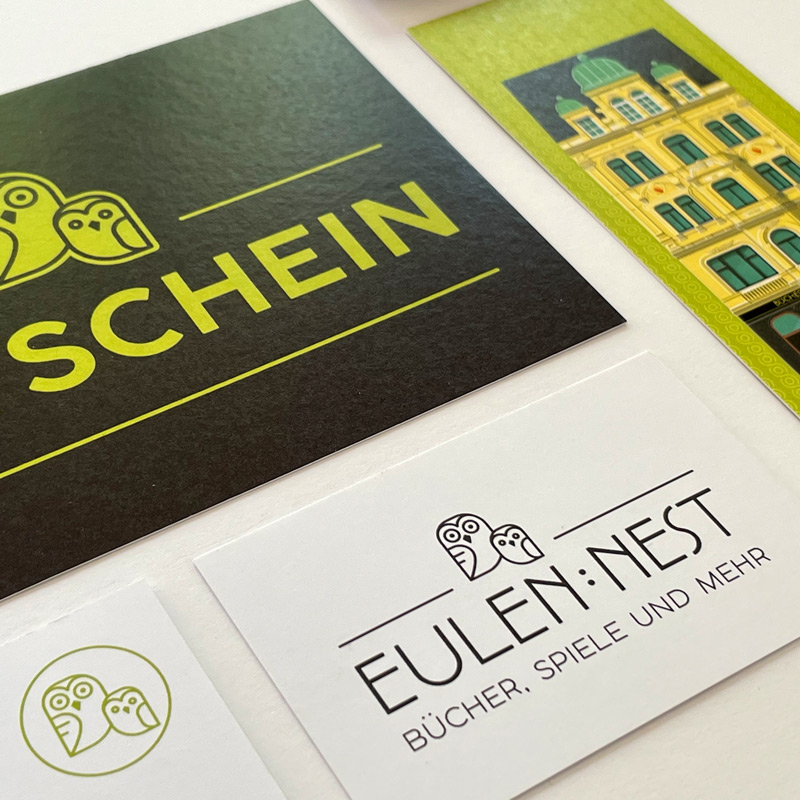 Gutschein, Visitenkarte und Lesezeichen im Eulennest-Stil – Corporate Design von Isabel Gewecke für Buchhandlung.
