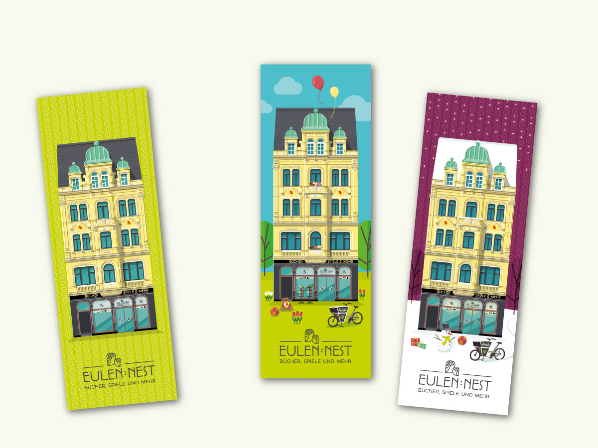 Drei unterschiedlich gestaltete Lesezeichen mit Illustration des Eulennest-Gebäudes in fröhlichen Farben – Design: Isabel Gewecke.