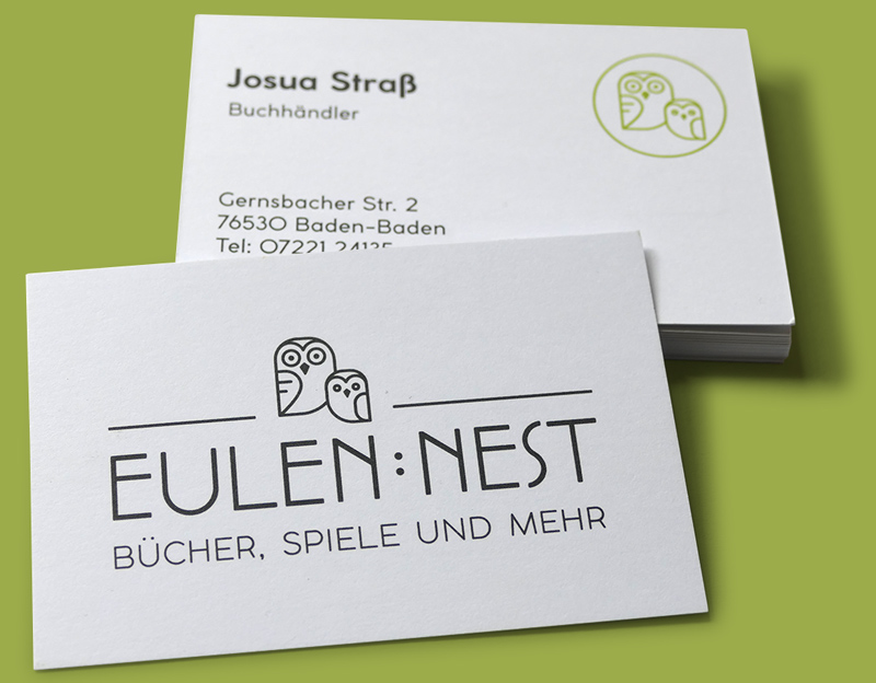 Visitenkarte für die Buchhandlung Eulennest mit Eulen-Logo – Corporate Design von Isabel Gewecke.