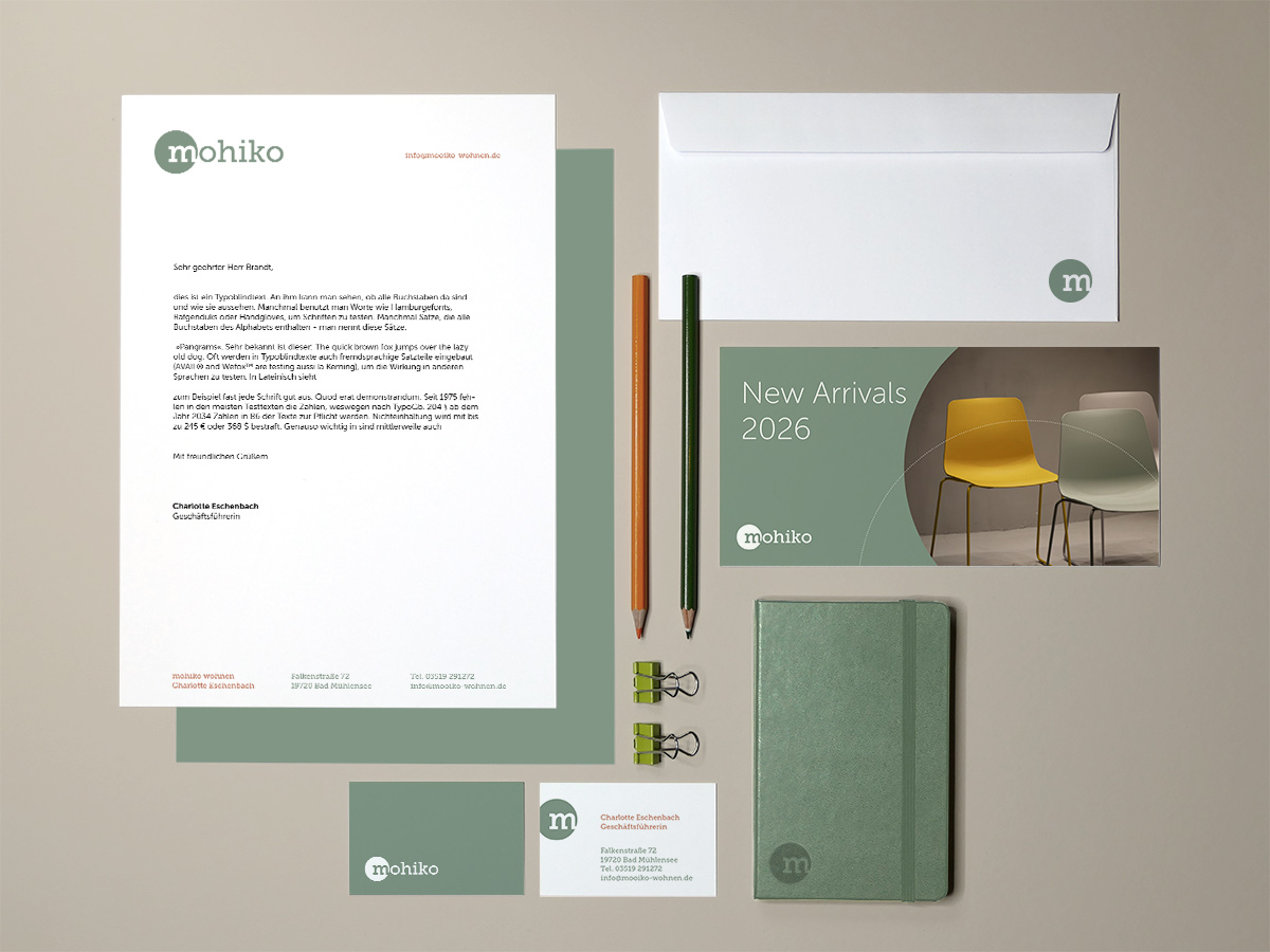 Corporate Design Set mit Briefbogen, Visitenkarte, Karte und Notizbuch in Grün und Weiß für „mohiko“. Design: Isabel Gewecke